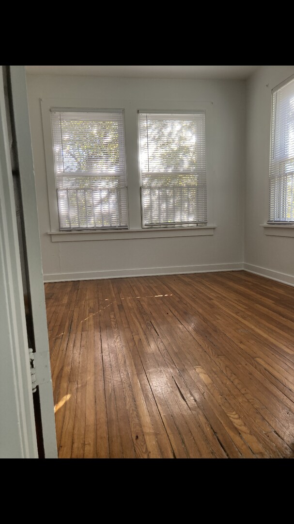 Building Photo - 825 Wilson Ave