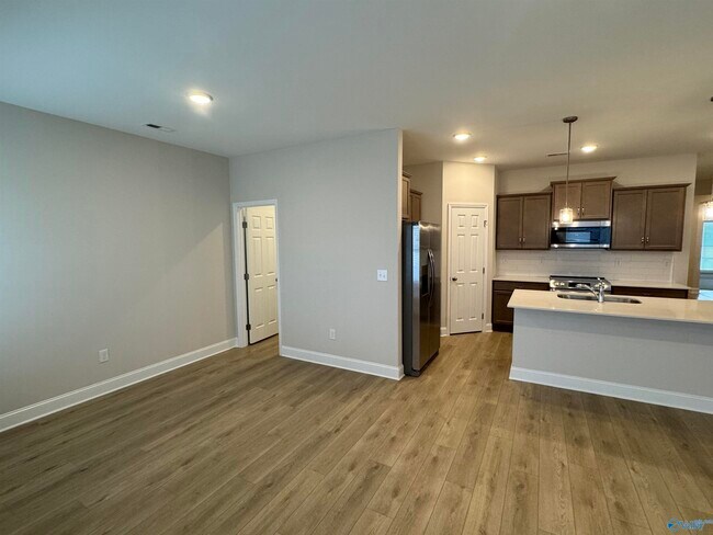 Building Photo - 122 Burdine St