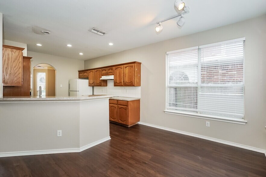 Building Photo - 6013 Portridge Dr