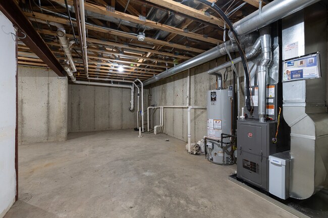 Building Photo - 152 Finstad Dr