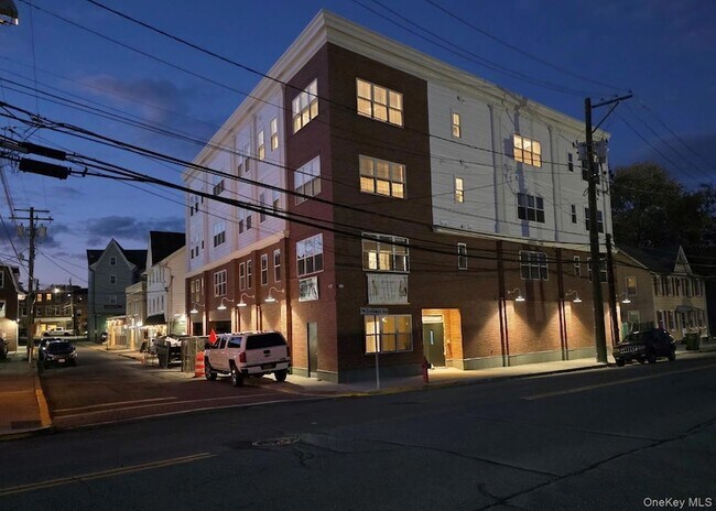 Primary Photo - 122 Greenwich Ave