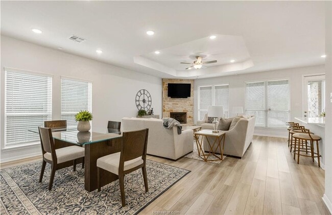 Building Photo - Gorgeous 2-Story on Quiet Cul de Sac