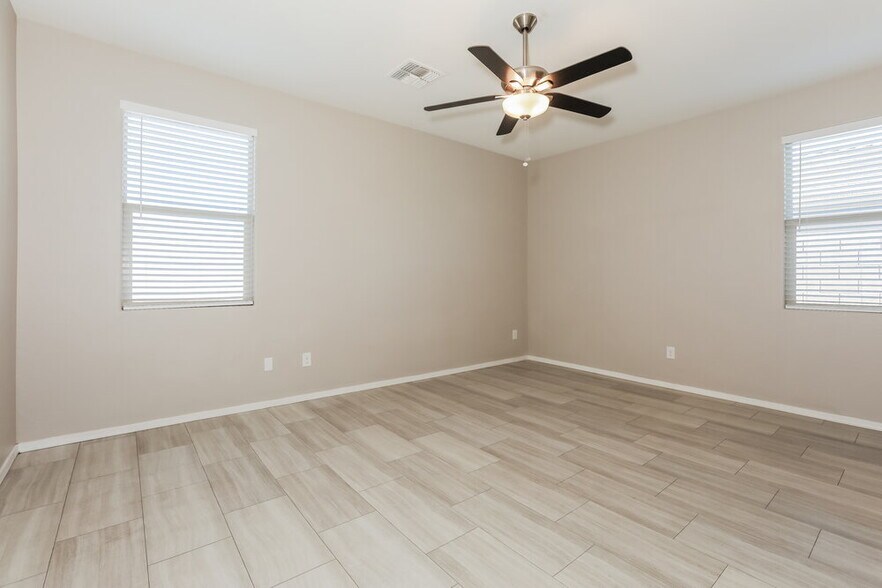 Building Photo - 5032 E Black Opal Ln