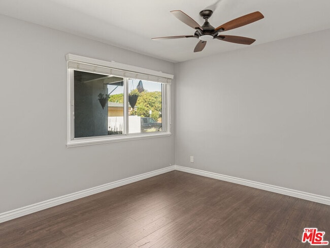 Building Photo - 7630 W 91st St