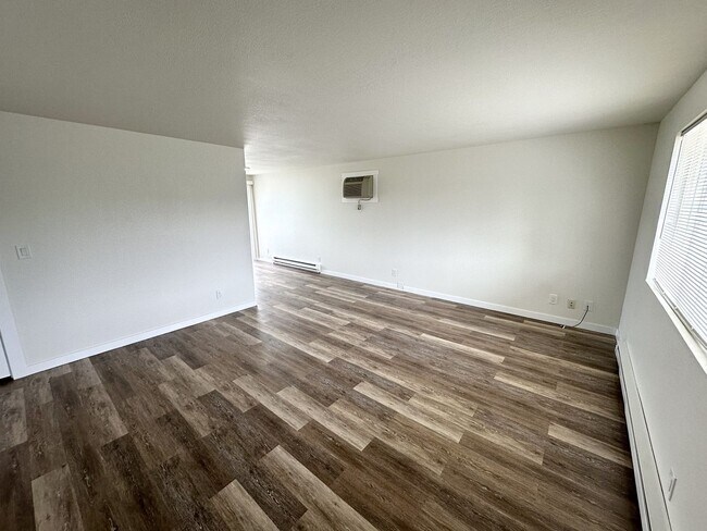 Building Photo - 409 Benham St