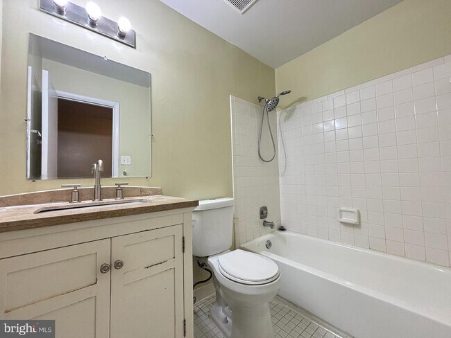 Building Photo - 4306 Eileen Ct