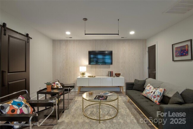 Building Photo - 3945 Rockfern Rd