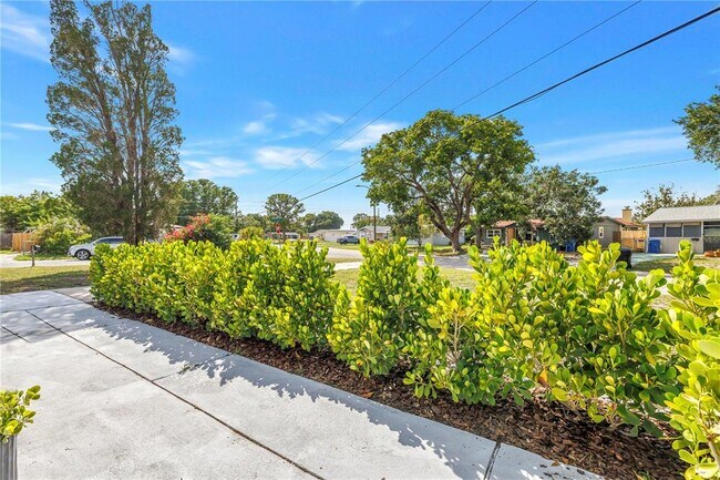 Building Photo - 7599 Meadowlawn Dr N