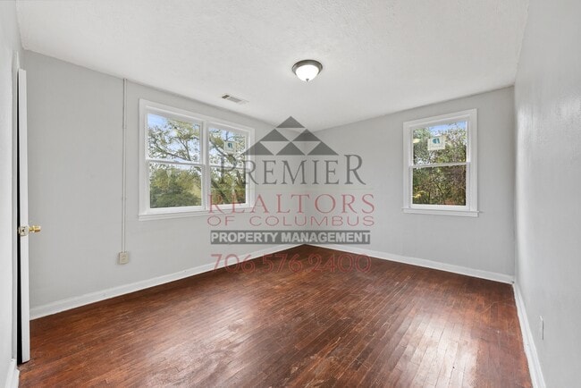 Building Photo - 3322 10th St