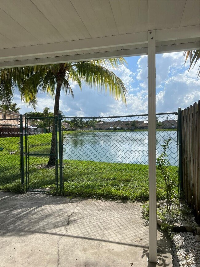 Building Photo - 17798 SW 139th Ct