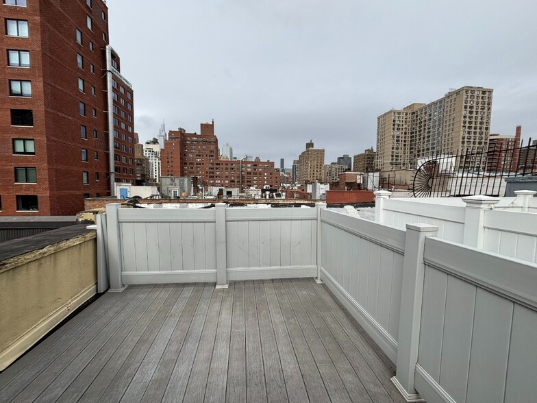 Building Photo - East 25th Street
