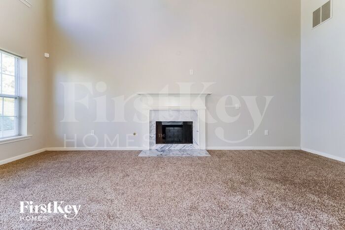 Building Photo - 9553 Lakeview Cir