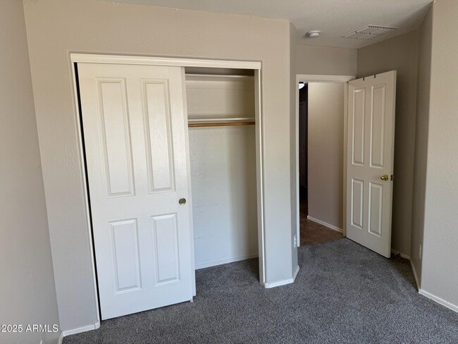 Building Photo - 13933 W Port Royale Ln