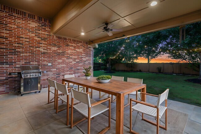 Building Photo - 10423 Hatcher Dr