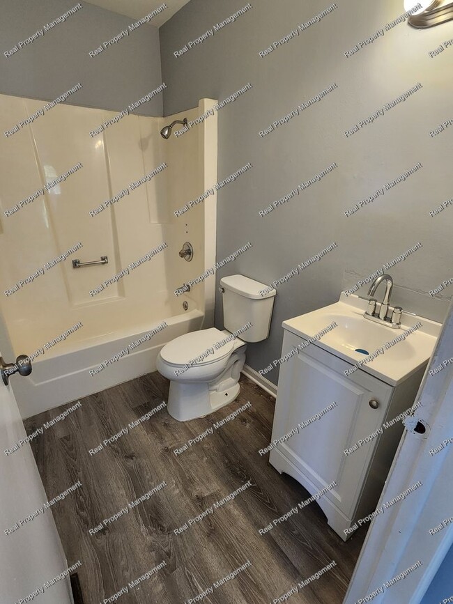 Building Photo - Two Bedroom Crown Point Apartment