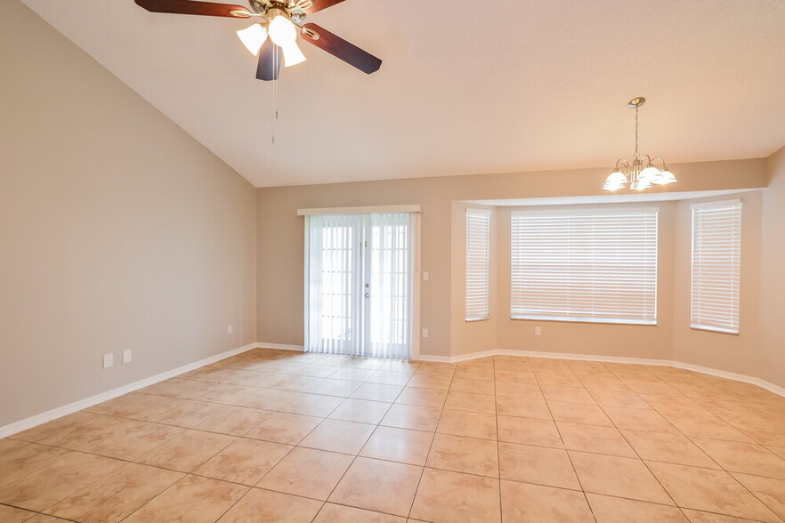 Building Photo - 201 Whiterapids Ct