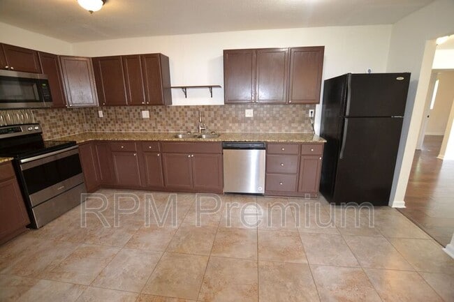 Building Photo - 1857 Theron Dr