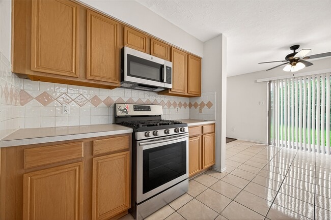 Building Photo - 8839 Aspen Meadow Dr