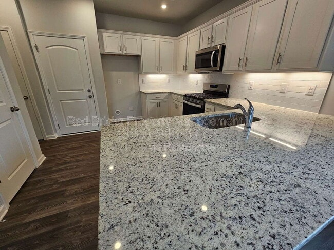 Building Photo - 7828 Nelson Rd