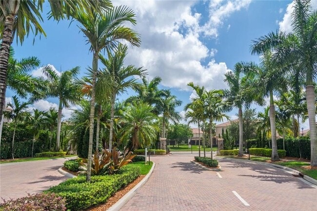 Building Photo - 126 Riverwalk Cir E