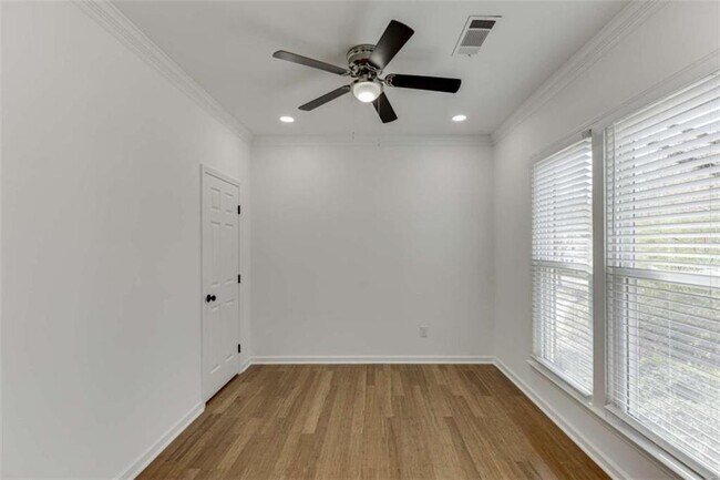 Building Photo - 1840 Oak Tree Hollow