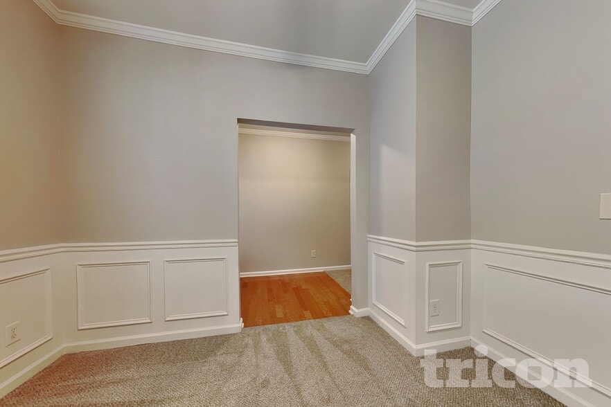 Building Photo - 34 Crescent Woode Dr