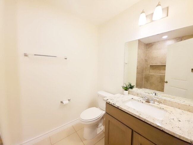 Building Photo - 2206 Durazno Ct