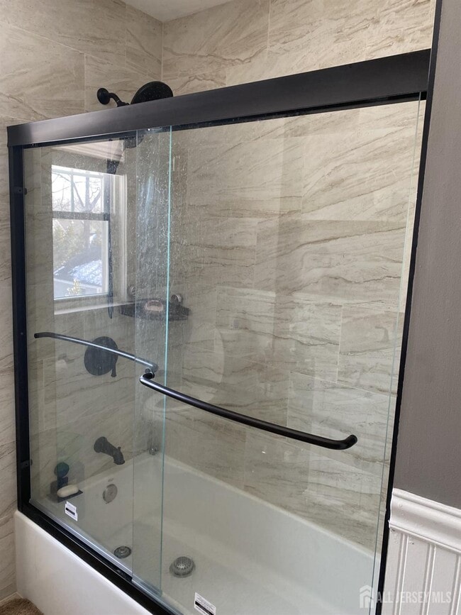 Building Photo - 645 Kimball Ave