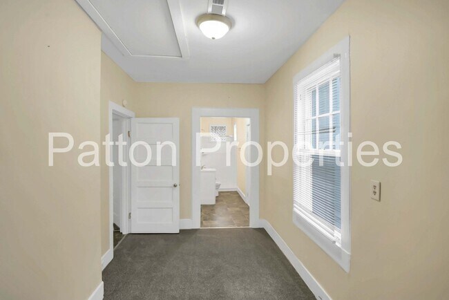 Building Photo - Five Points Home