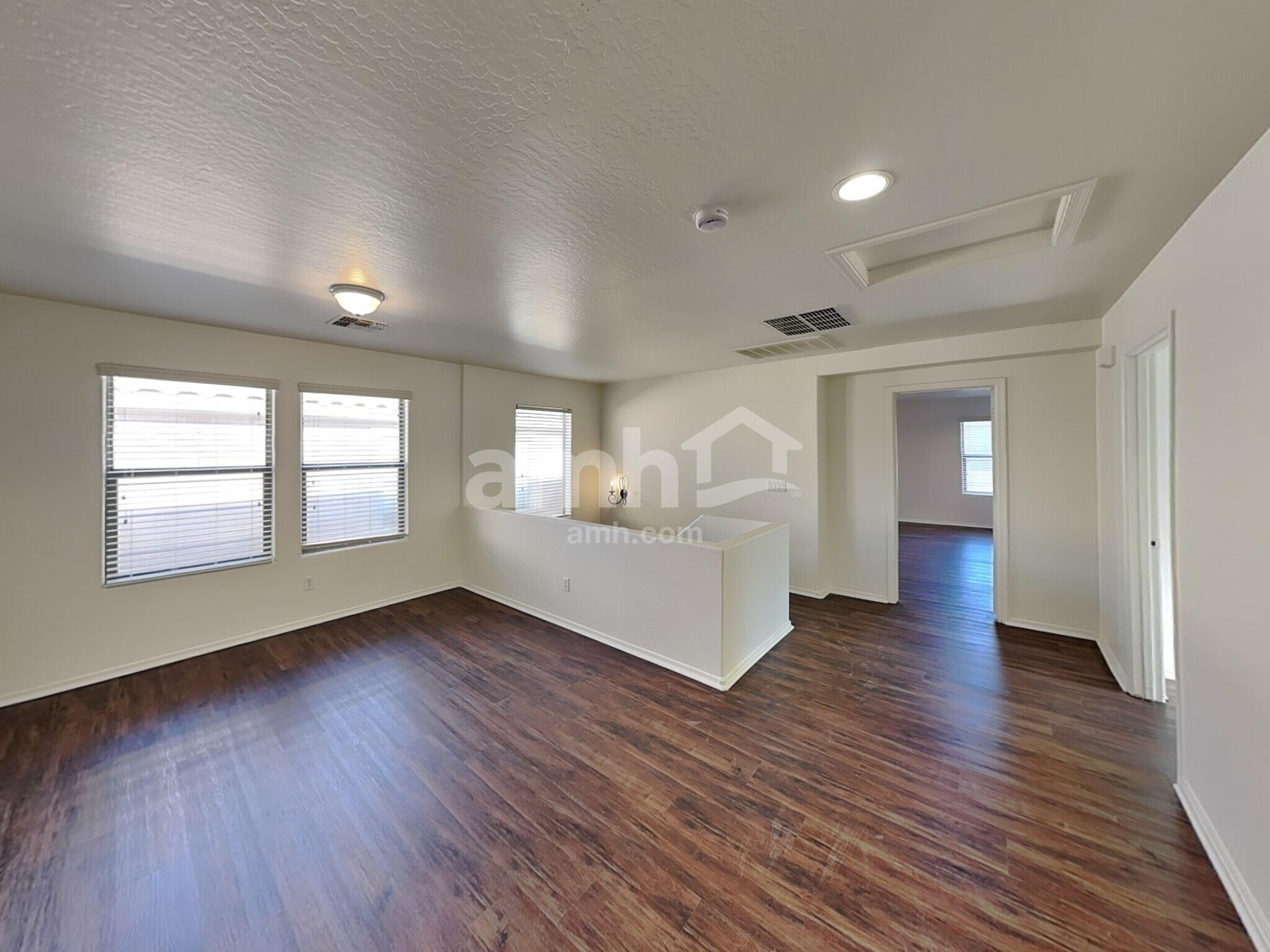 Building Photo - 18541 W Valerie Dr