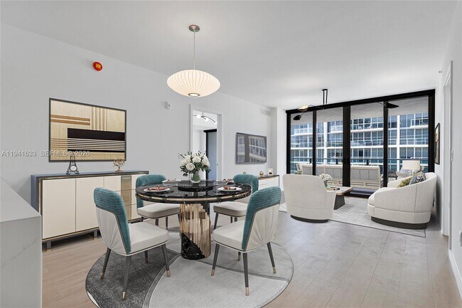 Building Photo - 9901 W Bay Harbor Dr