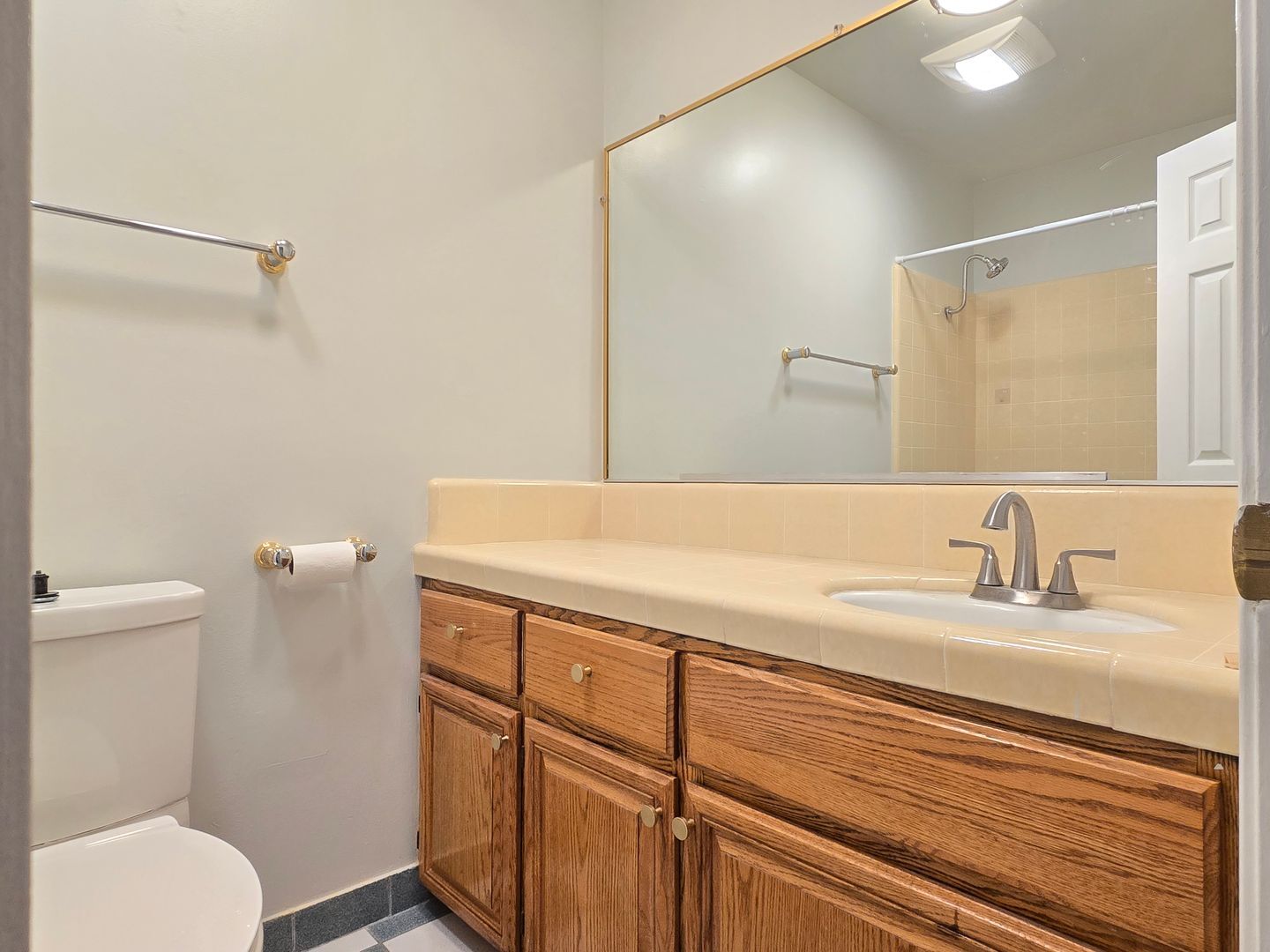Building Photo - 2795 Fountain Oaks Dr