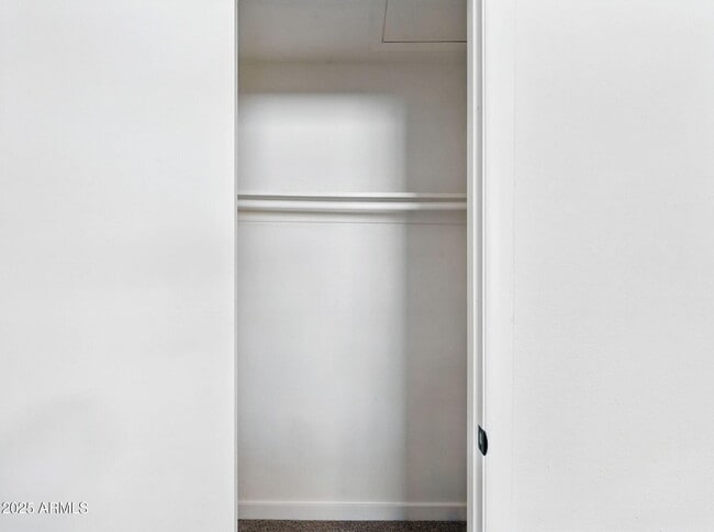 Building Photo - 2732 W Tuckey Ln