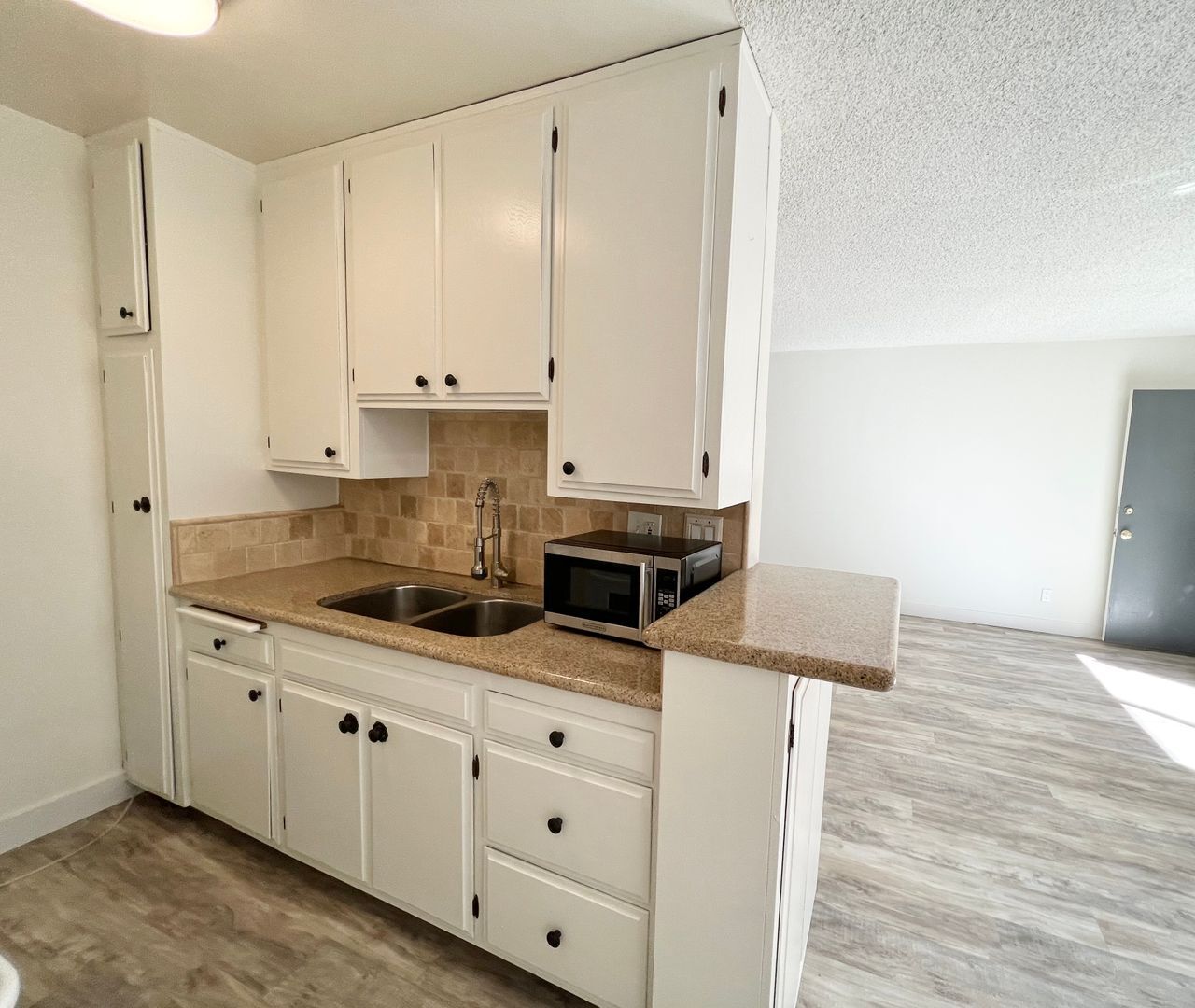 Building Photo - 3746 S Canfield Ave