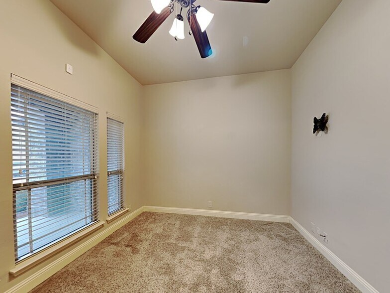 Building Photo - 1517 Yellowthroat Dr