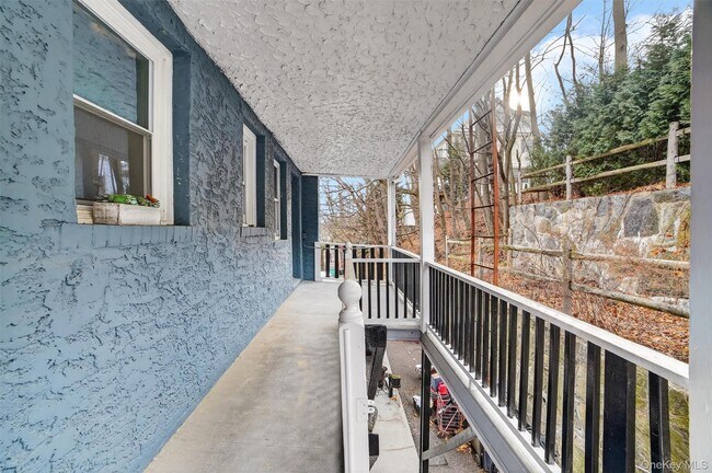 Building Photo - 364 Ashford Ave