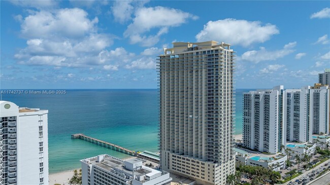 Building Photo - 300 Sunny Isles Blvd