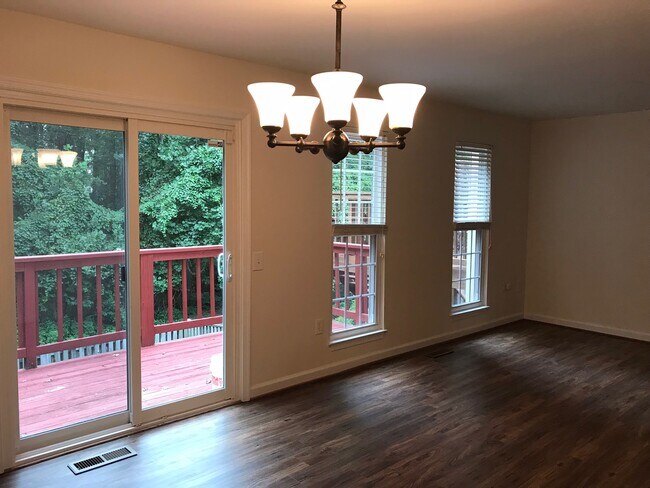 Building Photo - 5860 Wood Flower Ct