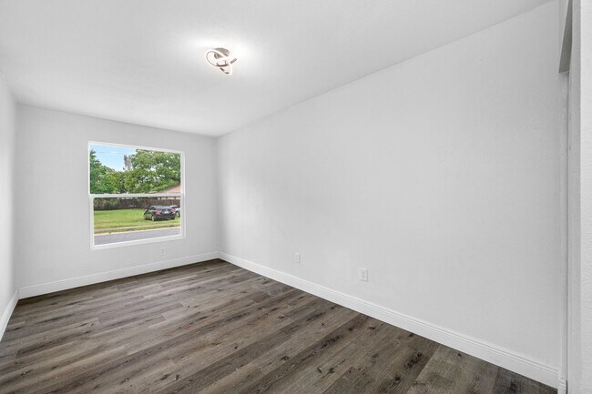 Building Photo - Fully Renovated 3-Bedroom, 2-Bathroom Home...