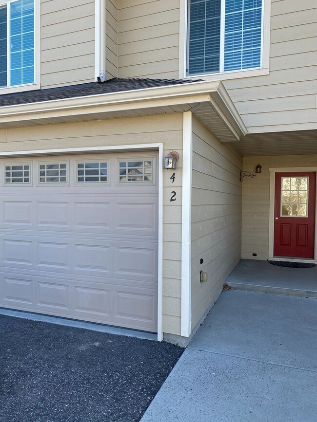 Building Photo - 3 Bedrooms | 2.5 Baths | 2-Car Garage