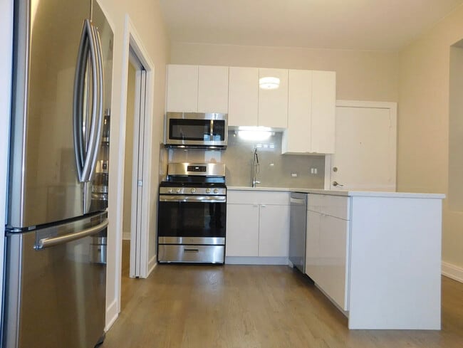 Building Photo - 1933 N Winchester Ave