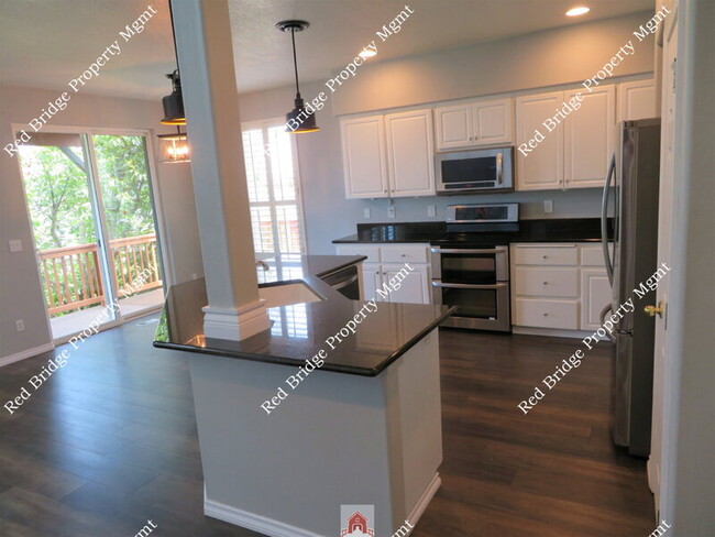 Building Photo - 18385 SW Swanstrom Dr