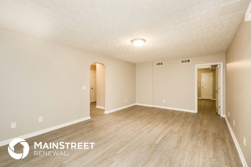 Building Photo - 570 Freeman Dr