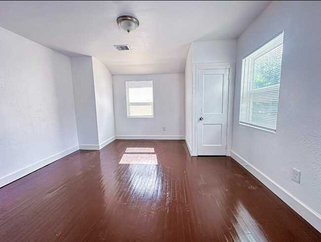 Building Photo - 2555 Pierce St