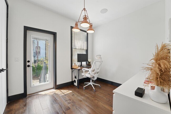 Building Photo - 43 Thorne St