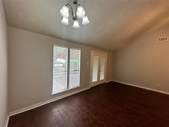 Building Photo - 4745 Holly Ln E