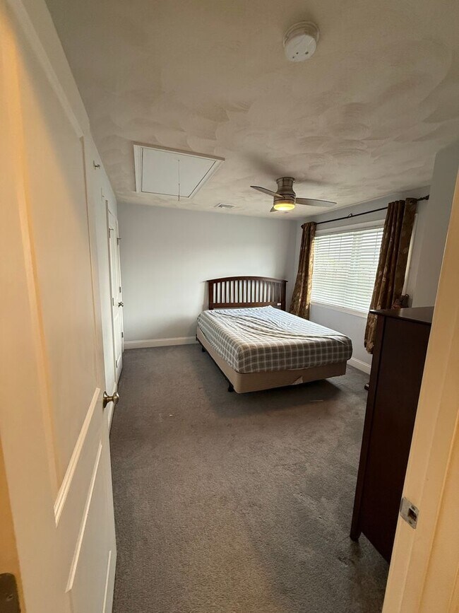 Building Photo - Beautiful Condo in Lynn– $3,300/mo