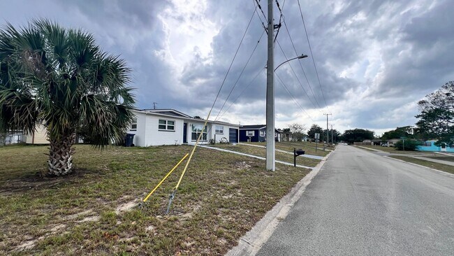 Building Photo - Timeless Appeal Meets Modern Living – 3BR Home on Expansive Lot in Titusville! WASHER & DRYER INC...