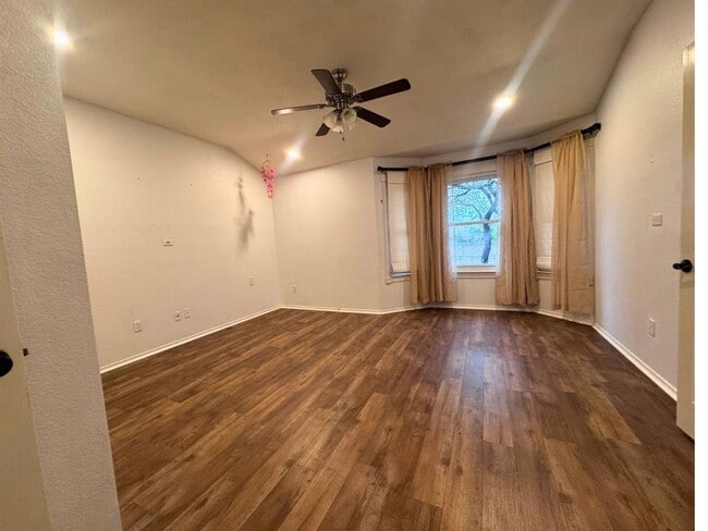 Building Photo - 2605 Grist Ln