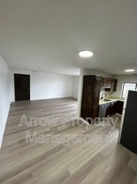Building Photo - 201 E Arbor Ave